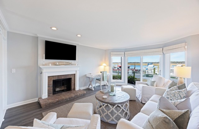 MARINA VIEWS- Amazing 1 bd retreat at Bohicket, Seabrook Luxury Getaway!