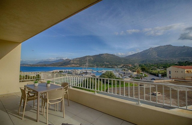 Marine di Sant'Ambroggio - Modern apartment with sea view - F2 A MARINA 3