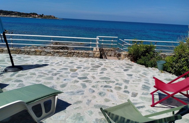 Marine sant'ambroggio air-conditioned mini villa with direct sea access