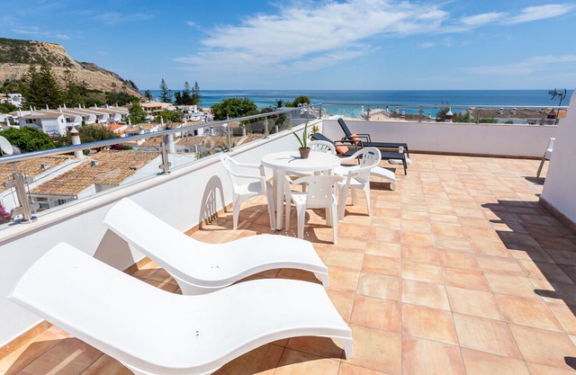 Mariners (6) - Bright and stylish apartment - 2 minute walk to the beach