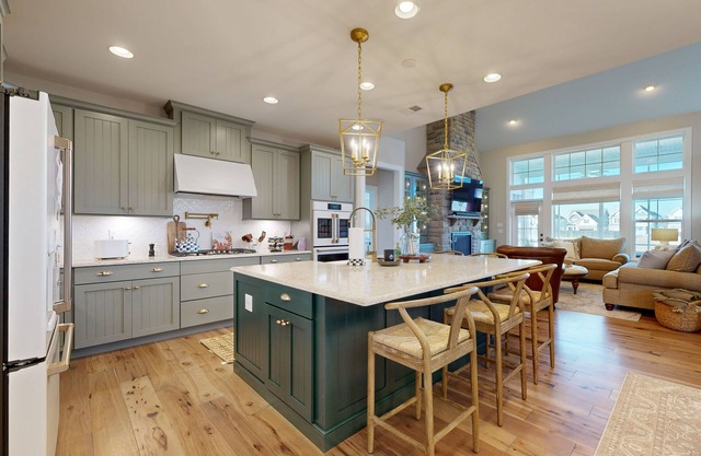 Marlin Chase home with resort amenities, patio, grill, balcony