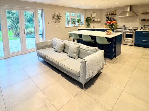 Marlow Family Retreat, Short Stroll into Town