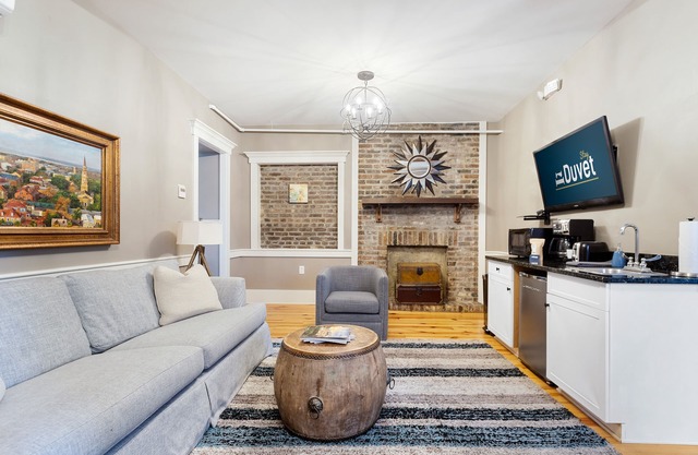 Marquee (Suite B) Prime Spot