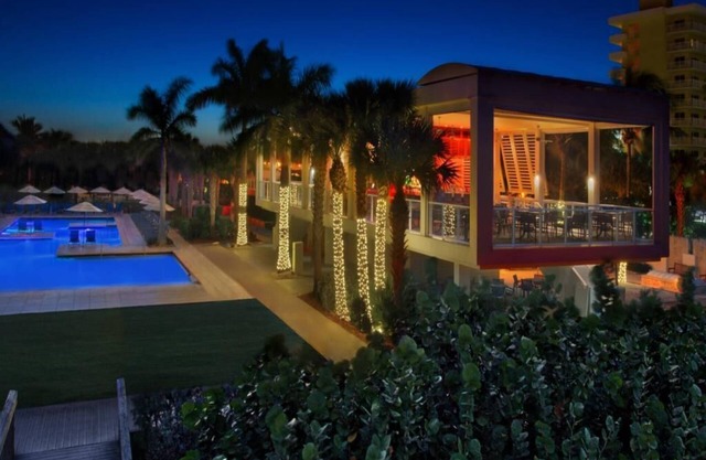 Marriott Crystal Shores Resort Marco Island with GULF FRONT VIEW on the Beach!n
