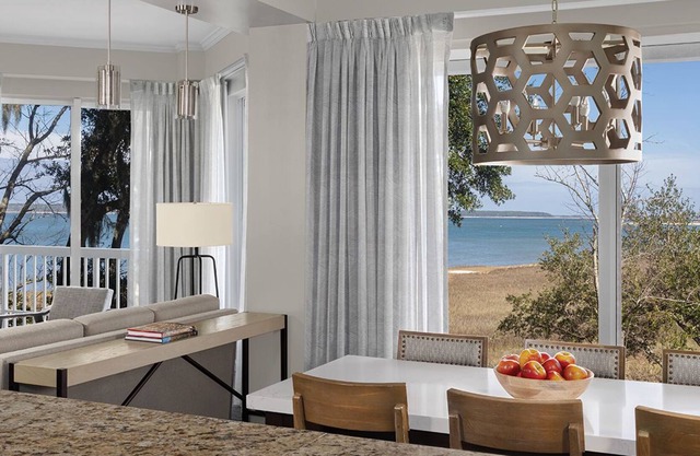 Marriott's Harbour Club at Harbour Town = EXCELLENT!