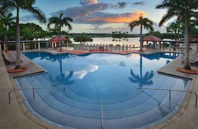 Marriott's Villas at Doral (FL) 2BR Villa - Sleeps 8