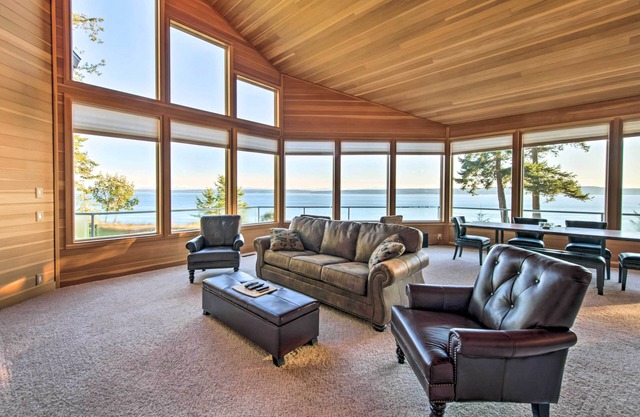 Marrowstone Island Home: 20 Mins to Port Townsend!