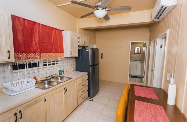 Martin's Way@Potters Village 2 BR Apartment