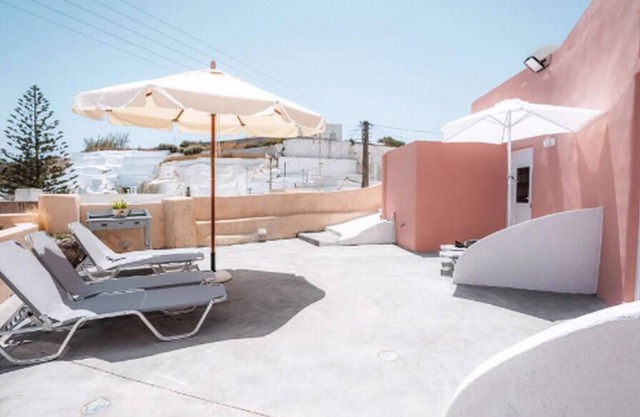 Marvellous Santorini Villa | Villa Bilbo | Double Room with Shared Furnished.