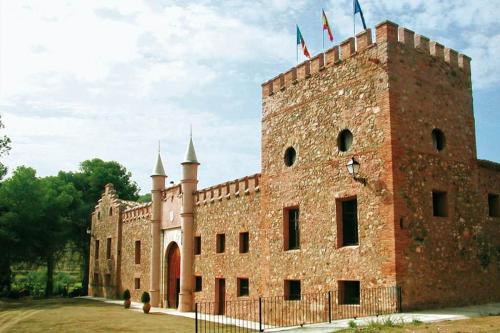 Masía de San Juan - Casas número 2 y 4, con piscina en masía fortificada