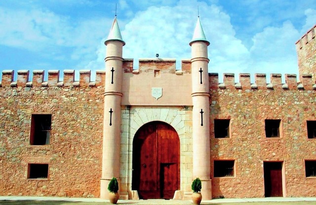 Masía de San Juan, renovated rural house with swimming pool and air conditioning. House 1