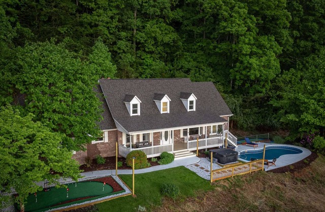 Massive Asheville Compound~A Memorable Experience