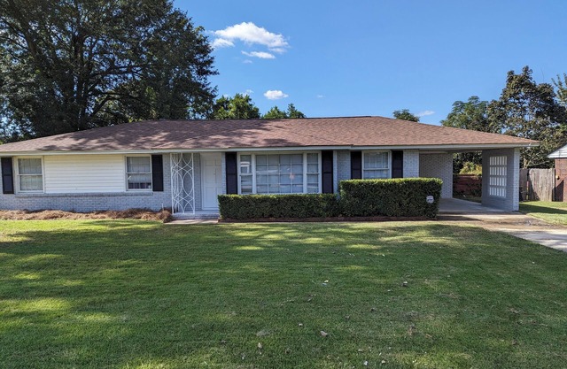 MASTERS GOLF RENTAL~ACROSS STREET FROM ANG~WALK TO THE COURSE~
