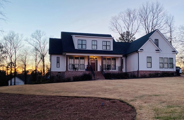 Masters Rental: 6 bed, 5.5 bath, outdoor kitchen and pool