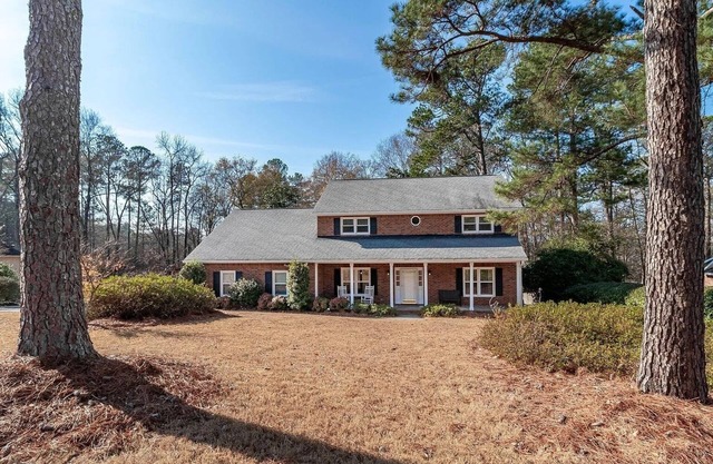 Masters rental close to course, 5br 3.5bath + bonus room