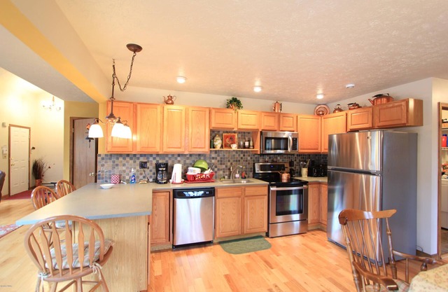 Masthope/Ski Big Bear Community in Northern Pocono Stone's Throw from Lake