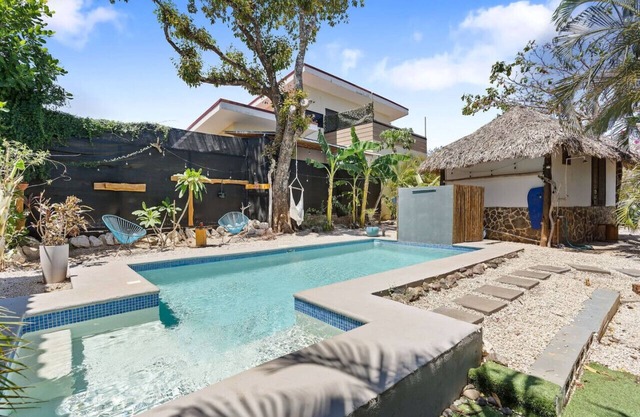 Matambu Private Home, Guest Homes Private Pool