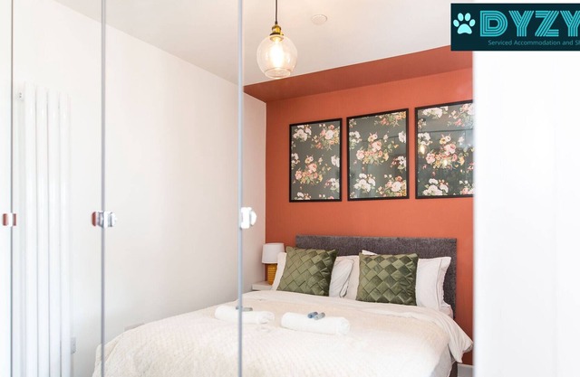 Mathieson House 3- Garden - City Views - Pet Friendly