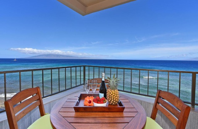 Maui Kai 601 · MK 601 Remodeled Oceanfront Condo w AC Pool