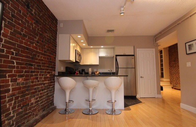 Maverick Suites at 402 Columbus Ave