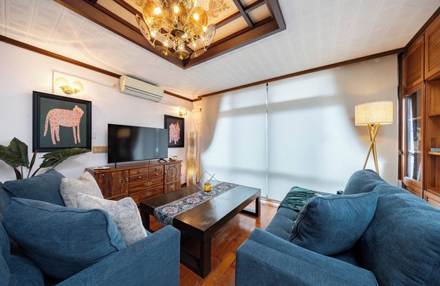 Max 12Sleeps | 3min to Beach | 4Double + 1Queen bed | 10min to Zanpa – Yomitopia