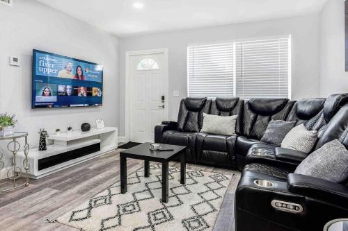 Mazor Luxury Two Bedroom Vacation Home