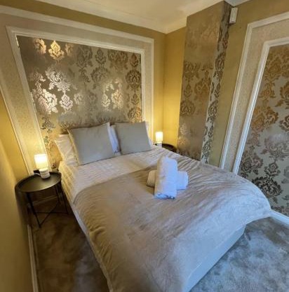 Mazurek Sleeps 10 Long stays Contractors WI-FI