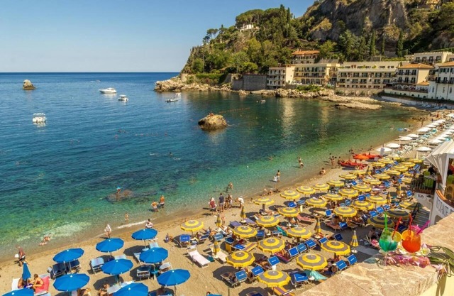 Mazzarò Boutique Apartment, cozy and comfortable beachfront apartment