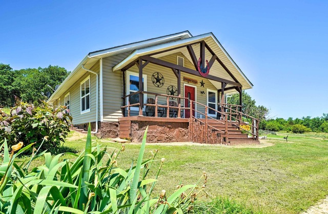 McAlester Cottage w/30 Private Acres & Ponds!