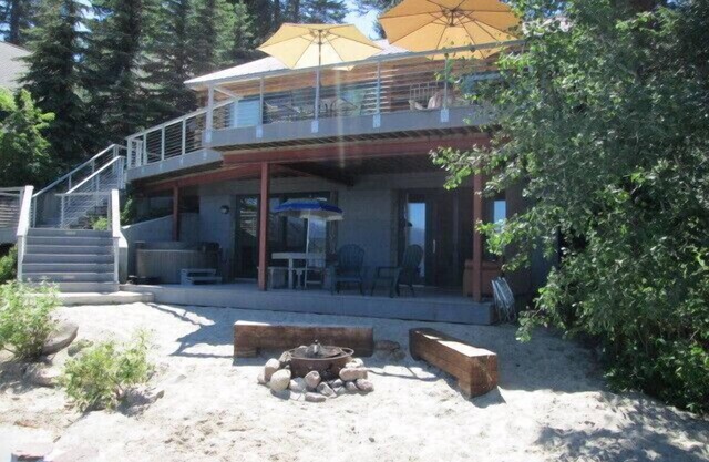 McCall Beach House on Payette Lake, Private Dock, Hot Tub, All Season Rental
