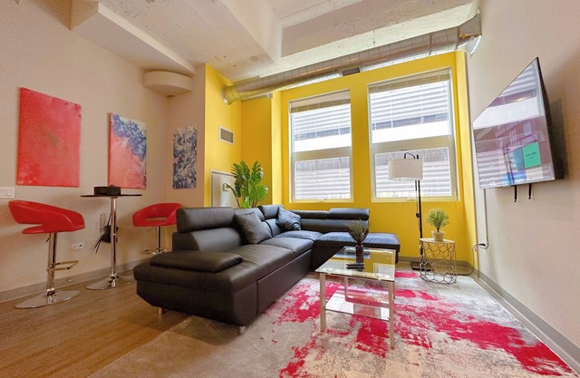 McCormick Place 2br/2ba with optional parking and sleeps 6