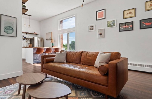 McGill Loft | Trendy | Iconic | Best Location