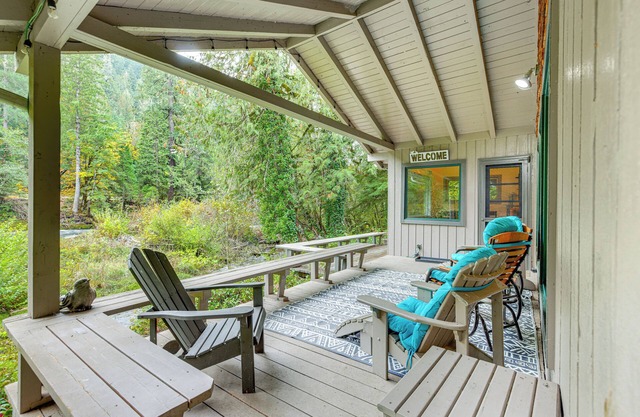 McKenzie Bridge Cabin: River & Hiking Access!