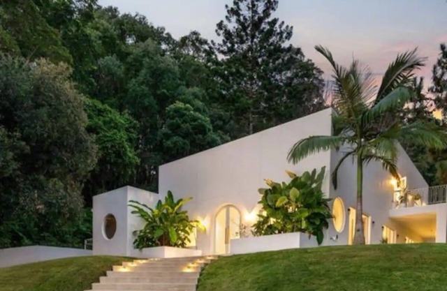 Mediterranean 4 bedroom farm house