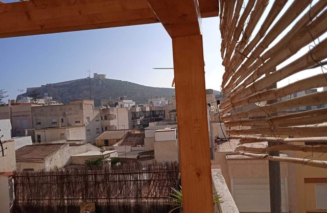 Mediterranean house with large terrace and views of the castle