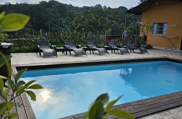 Medium-sized country house with heated pool and barbecue area