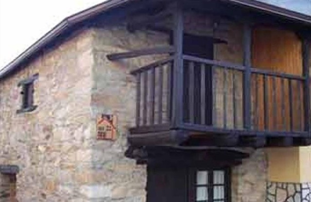 Medullas Borrenes carucedo Ponferrada León rural house corridor