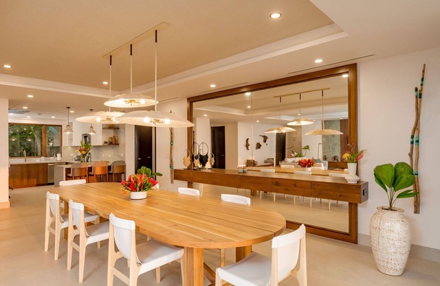 Meet lush tropical rainforests and Peninsula's Papagayo bay view!