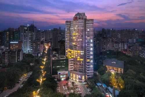 Mehood Lestie International Hotel Chongqing Yuzhong Lianglukou Metro Station Branch - Free breakfast & Free afternoon tea & Free midnight snack