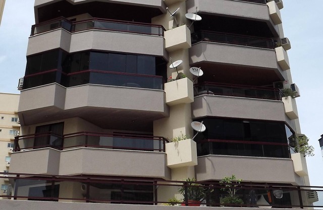 Meia Praia-Itapema/SC (Cable TV + Wifi + Coded Air + Ecological Fireplace)