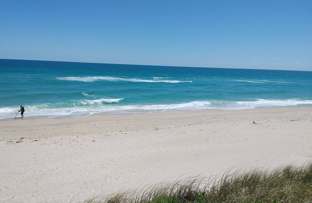 Melbourne Beach Townhouse on oceanfront 1.2 acre property