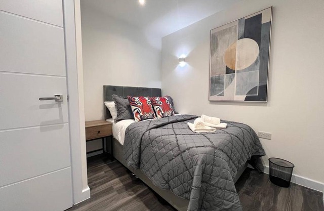 Melbourne Marvel - New 3BR Suite by Hyde Edgware