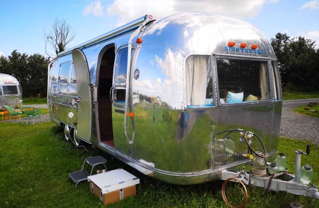 Melissa Belle is a luxury, Vintage Airstream that is based in Etties Field