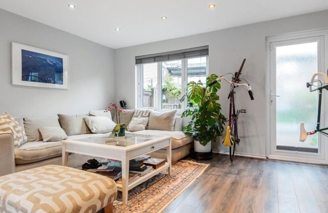 MELLOW'S COMFY ZONE 2 PAD 4 BED 3 BATH- NETFLIX