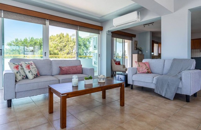 Melograno 3-BR Apt w/Terrace in Larnaca