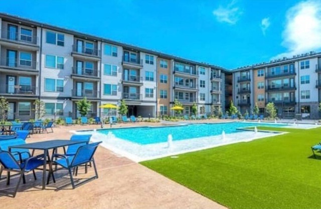 Memorial City One Bedroom Apt Beauty
