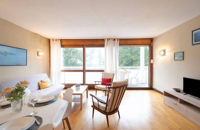 Men Er Bellec by Interhome
