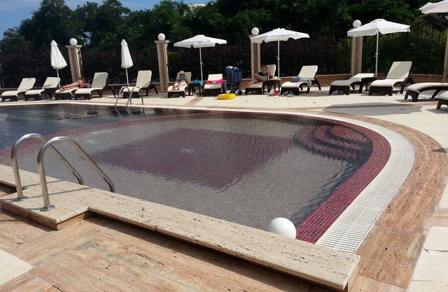 Menada *River Park* Practical Studio with pool view