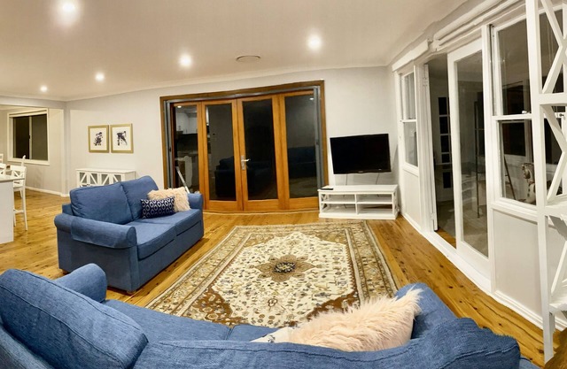 Menengai, Luxury Townhouse in St Ives, NSW