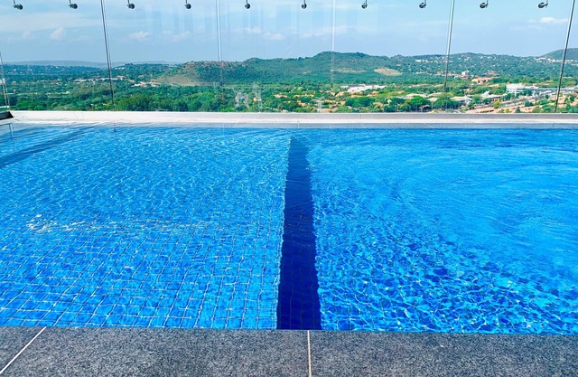 Menlyn Maine Residence with King sized bed - Kyoto